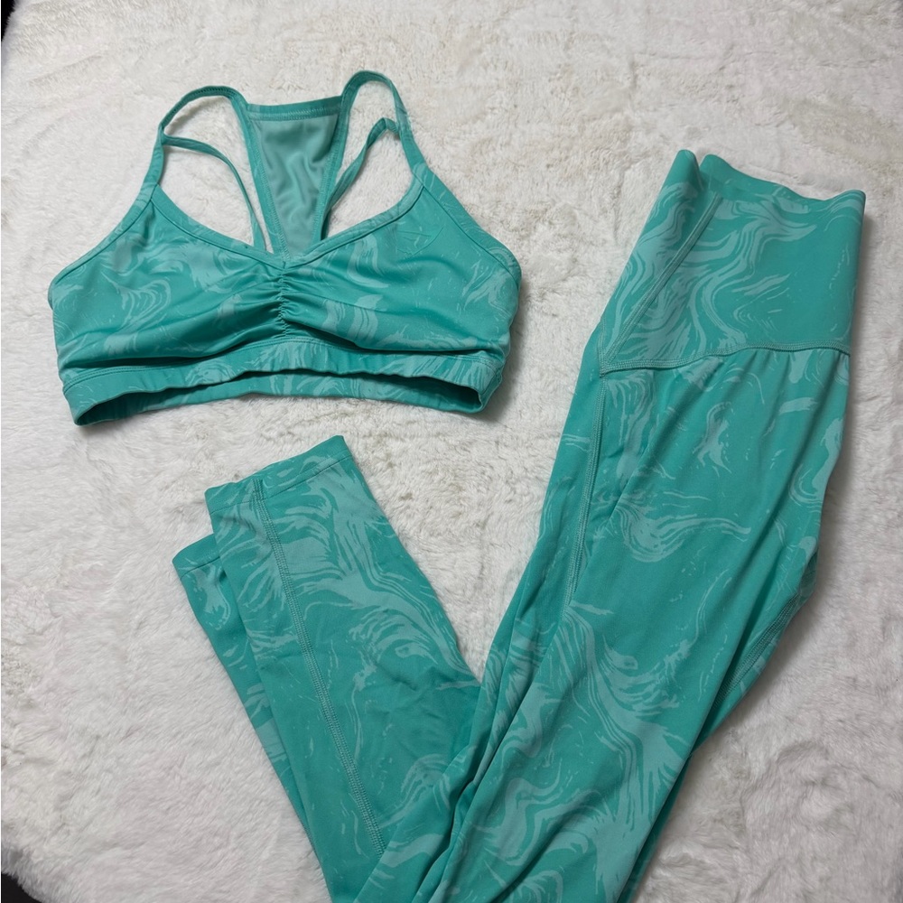 Gymshark Teal Sports Bra and Leggings Set